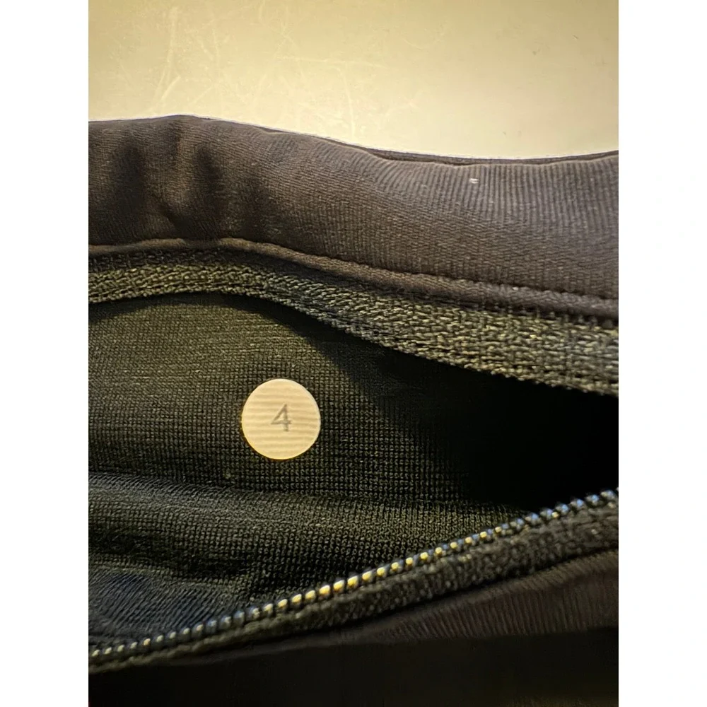 Lululemon Women's Black Crop Leggings Back Zip Pocket  Mesh Panel Running size 4